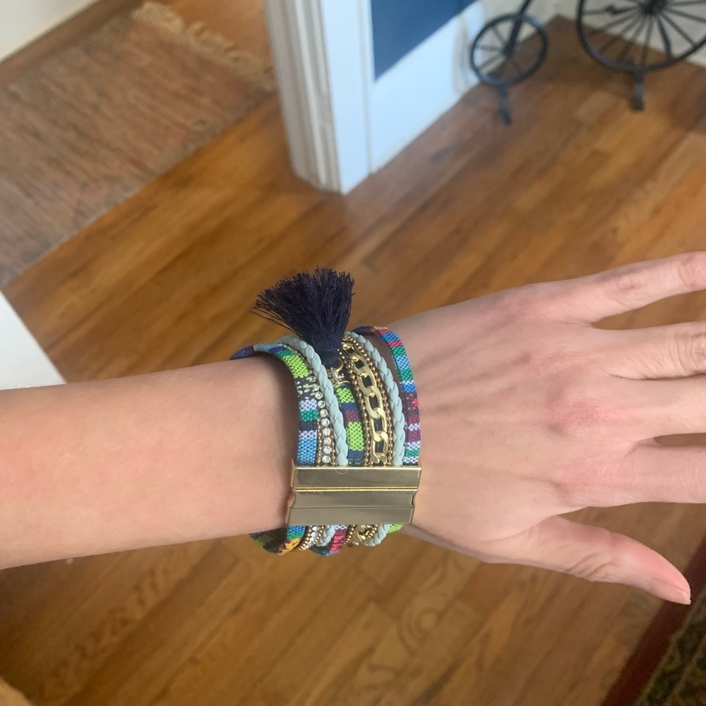 Brand new never worn clasp bracelet